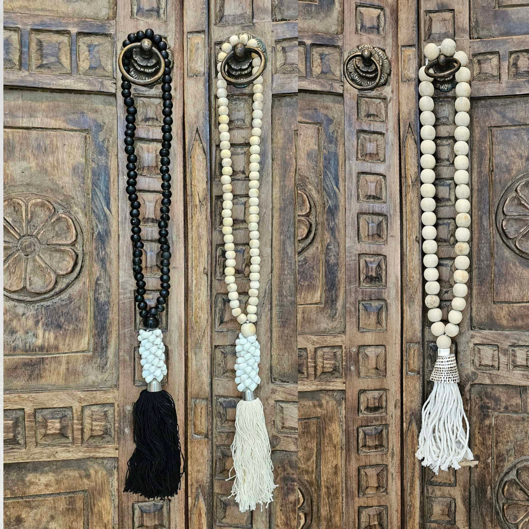 WALL NECKLACE 112
