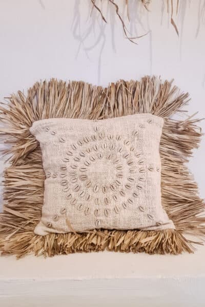 LINEN CUSHION COWRY