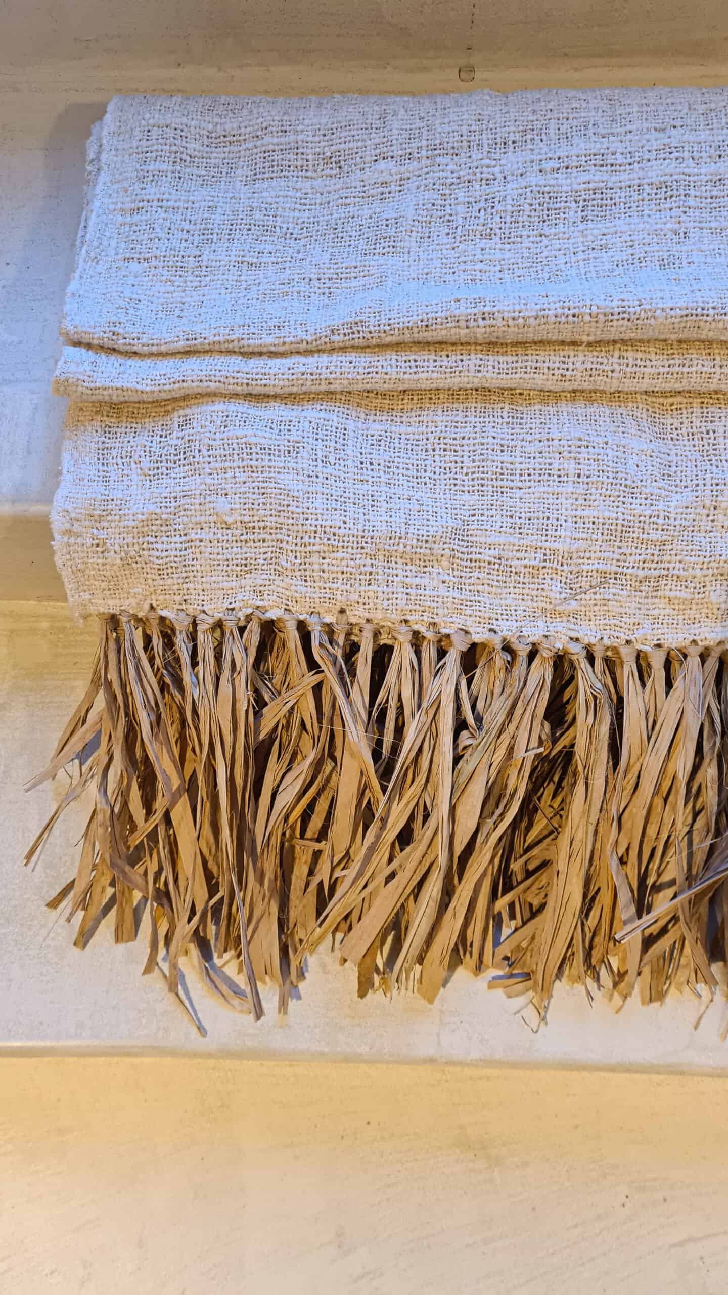 LINEN PLAID WITH RAFFIA FRINGES
