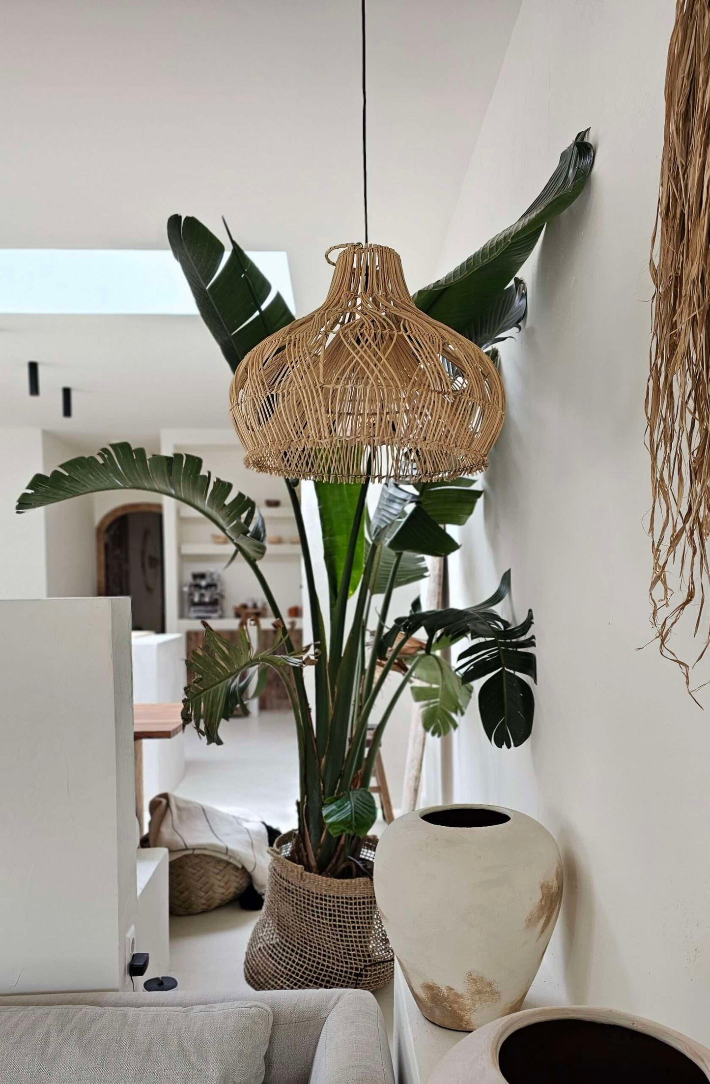 RATTAN WEAVE LAMP