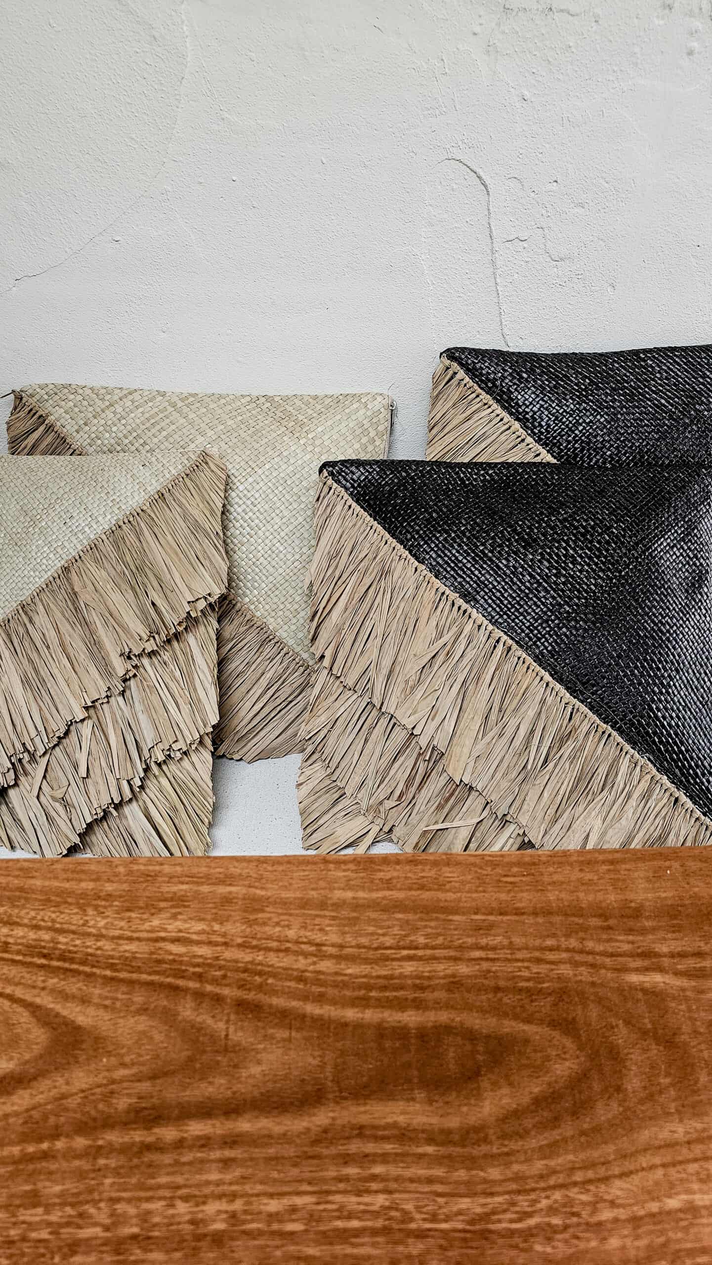 BAMBOO CUSHION BLACK