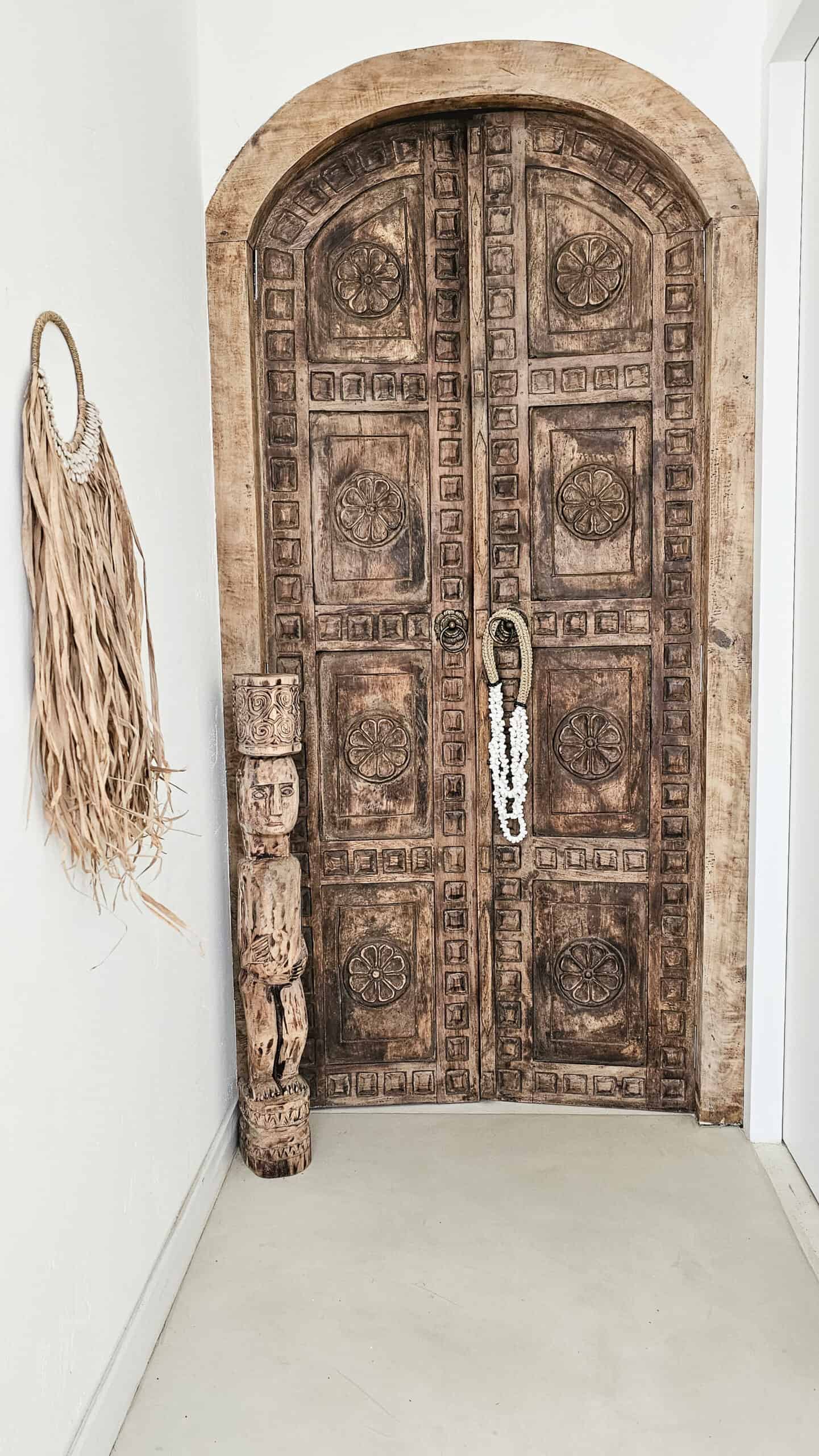 RAFFIA WALL DECORATION