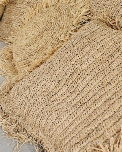 CUSHION RAFFIA WITH FRINGES L