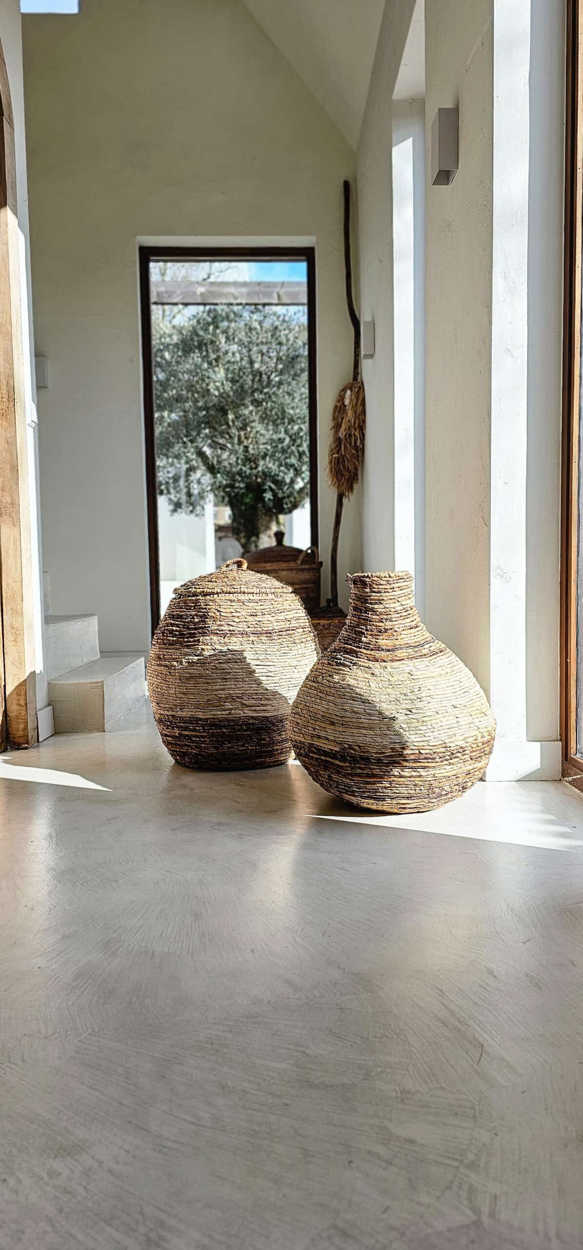 BANANA LEAF VASE