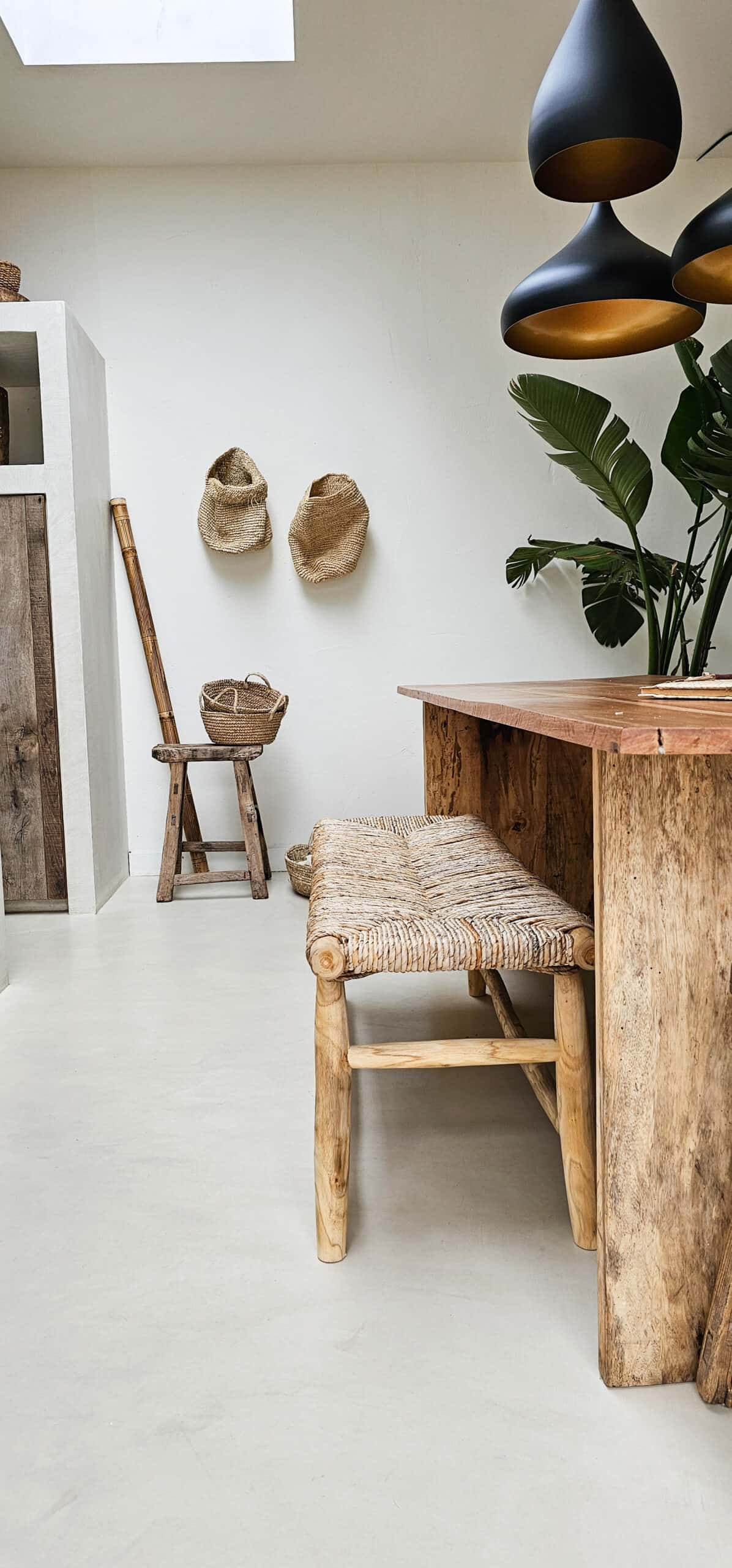 BANANA LEAF BENCH