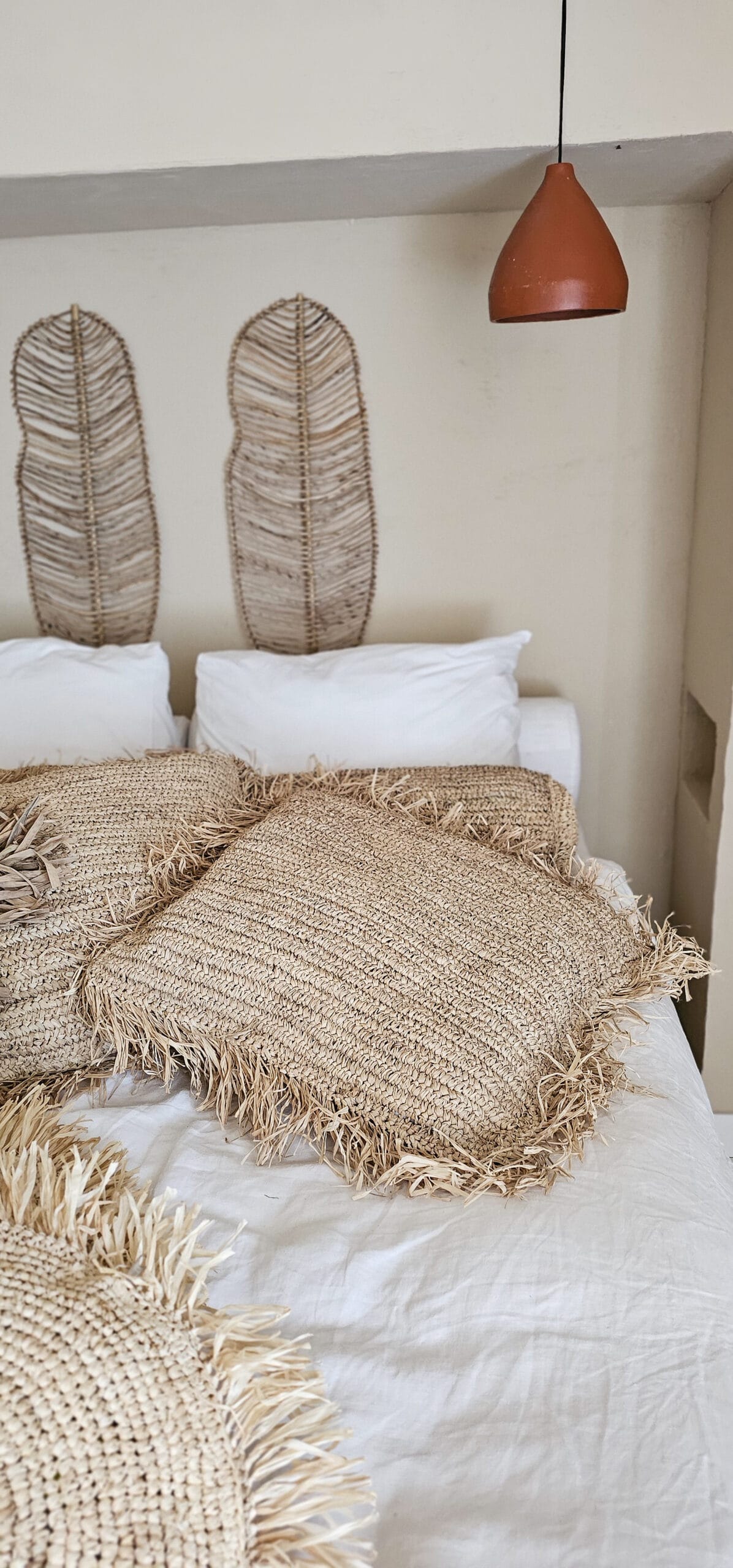 CUSHION RAFFIA WITH FRINGES L
