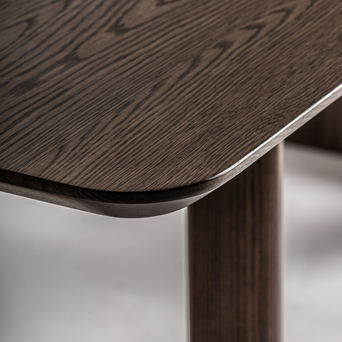 LENNIK DINING TABLE