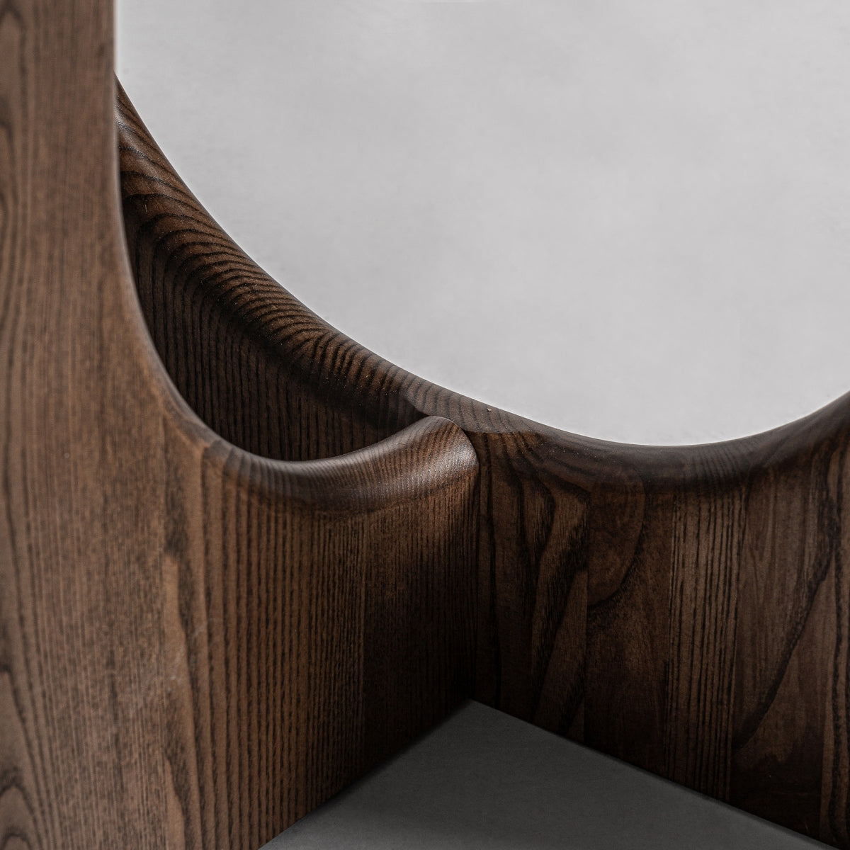 LENNIK DINING TABLE