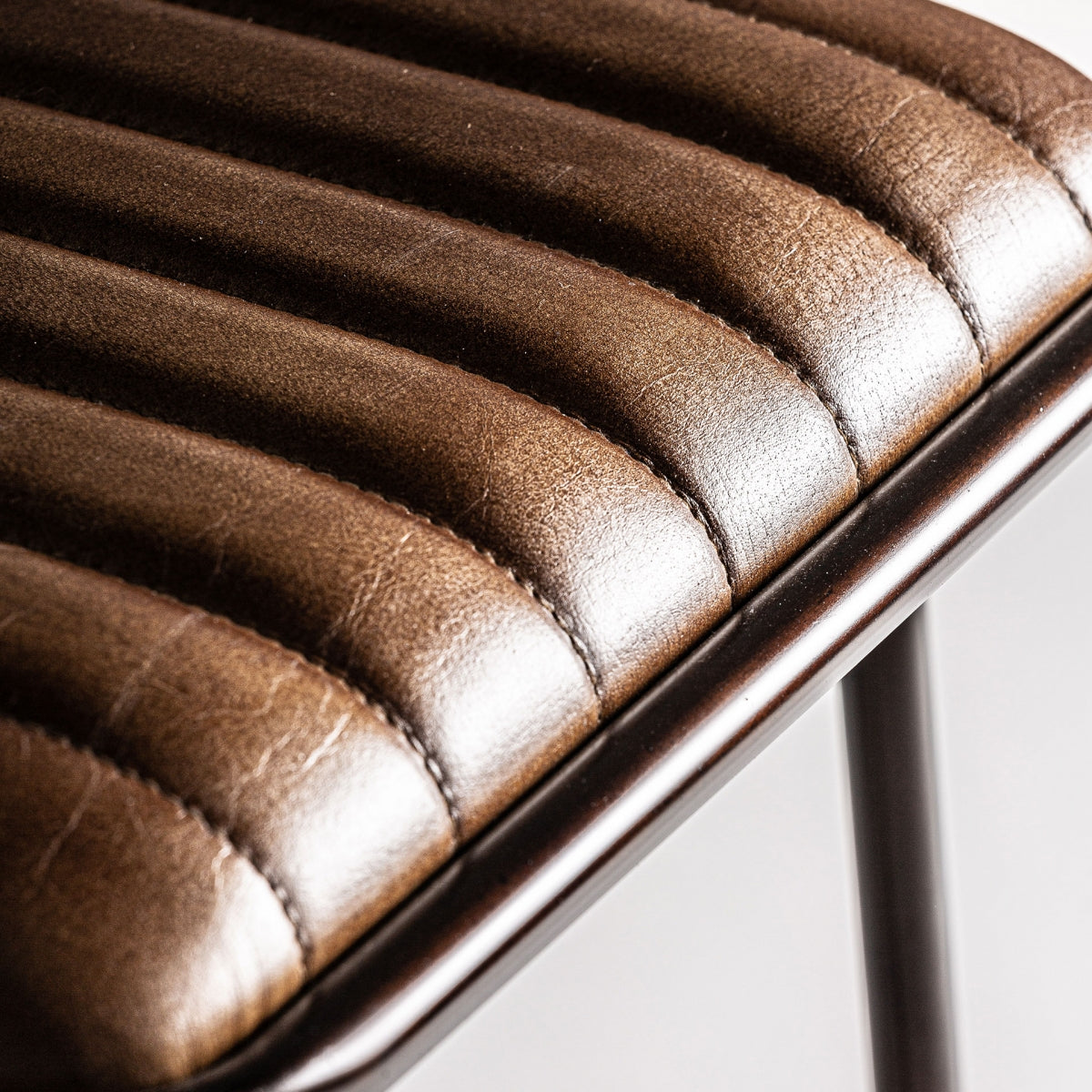 LEATHER EART BAR CHAIR