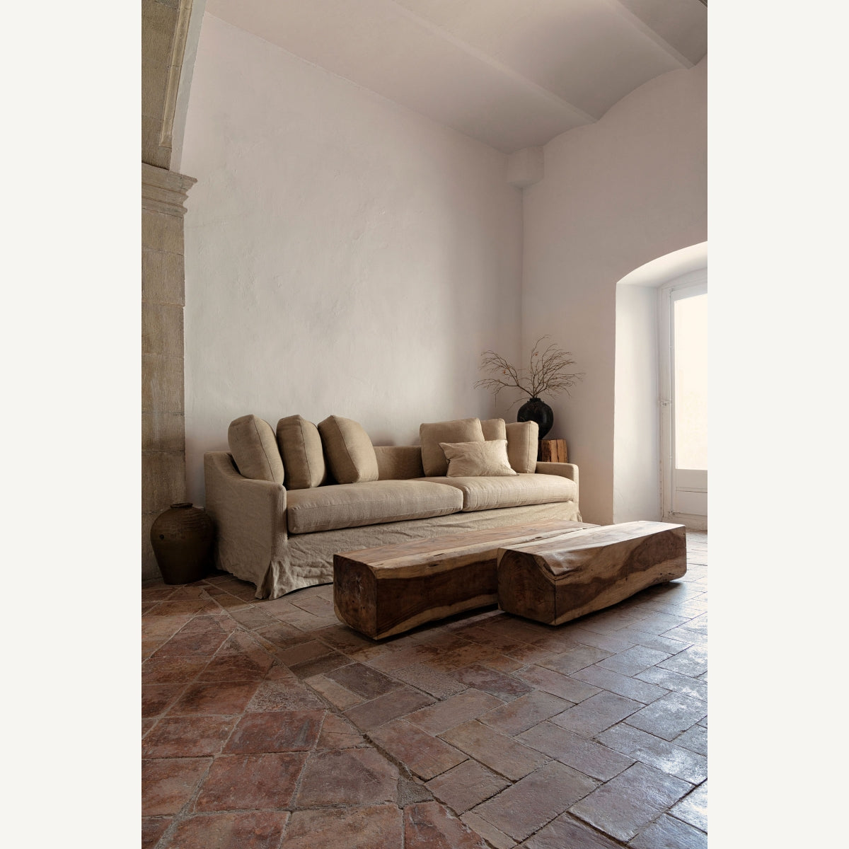 SUAR COFFEE TABLE
