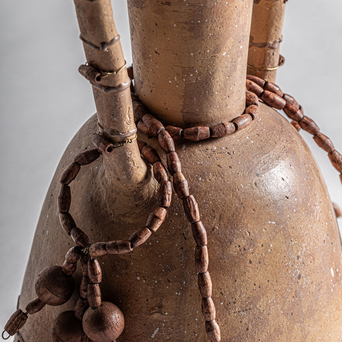 ADIS VASE 04