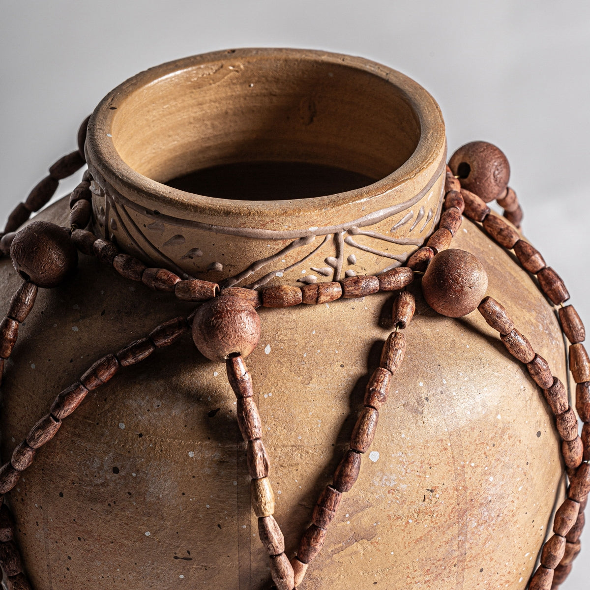 ADIS VASE 03