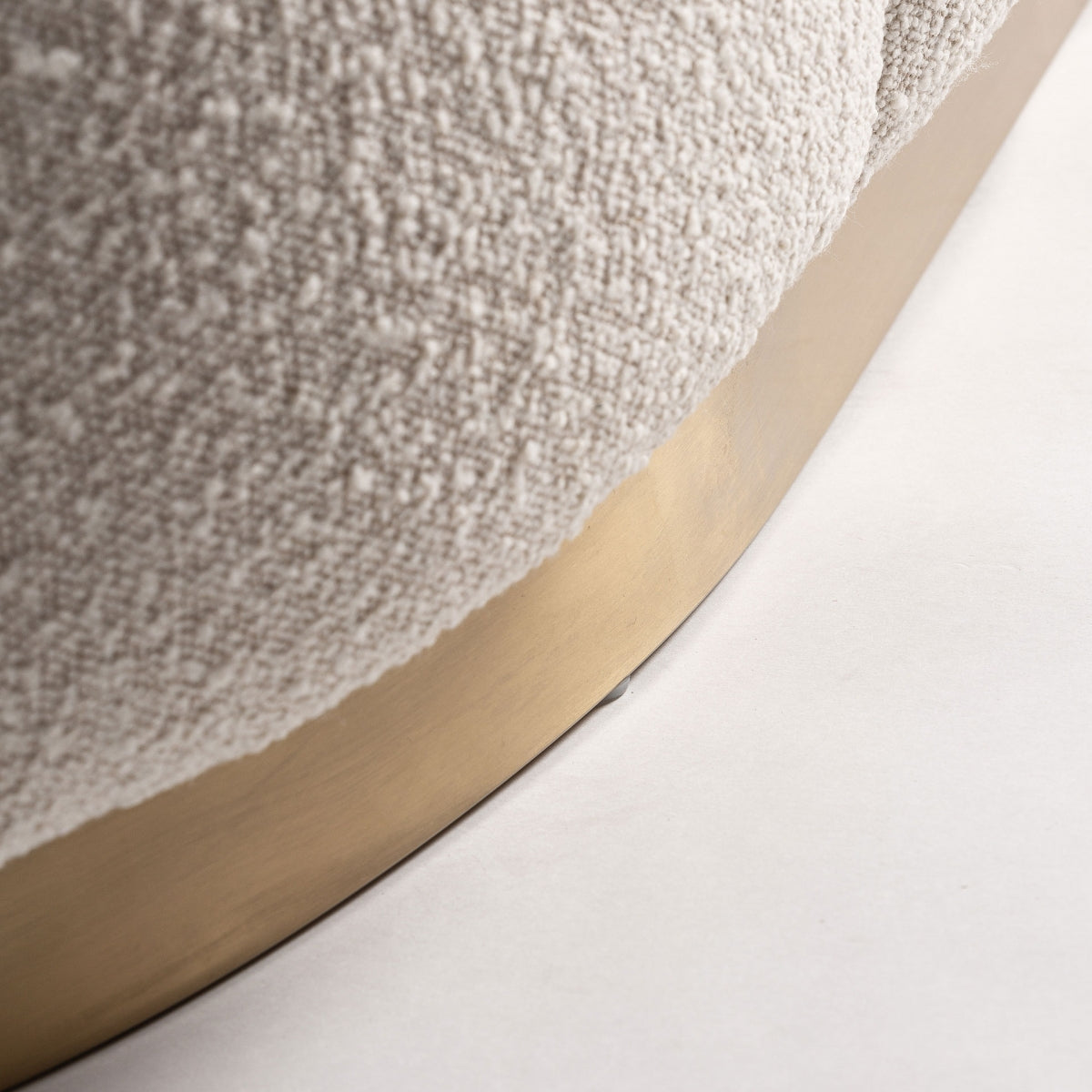 THYEZ BOUCLÉ SOFA