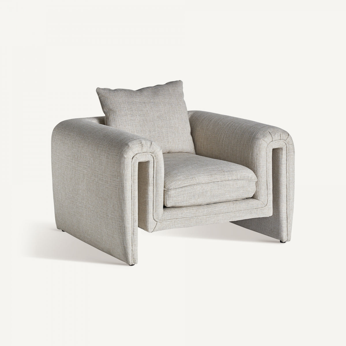 KARKA ARMCHAIR
