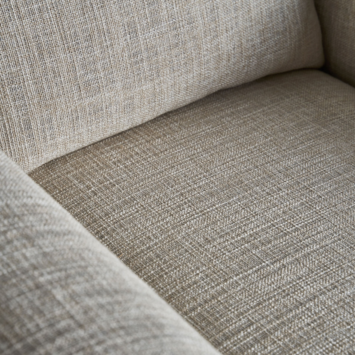 KARKA ARMCHAIR