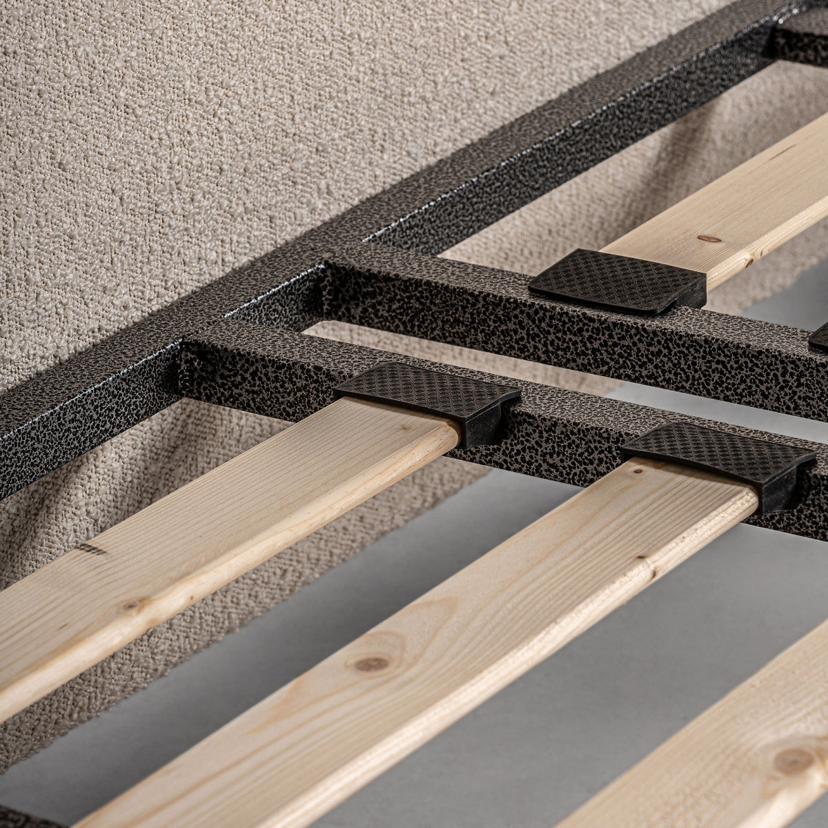 CHAIRI BOUCLE BED