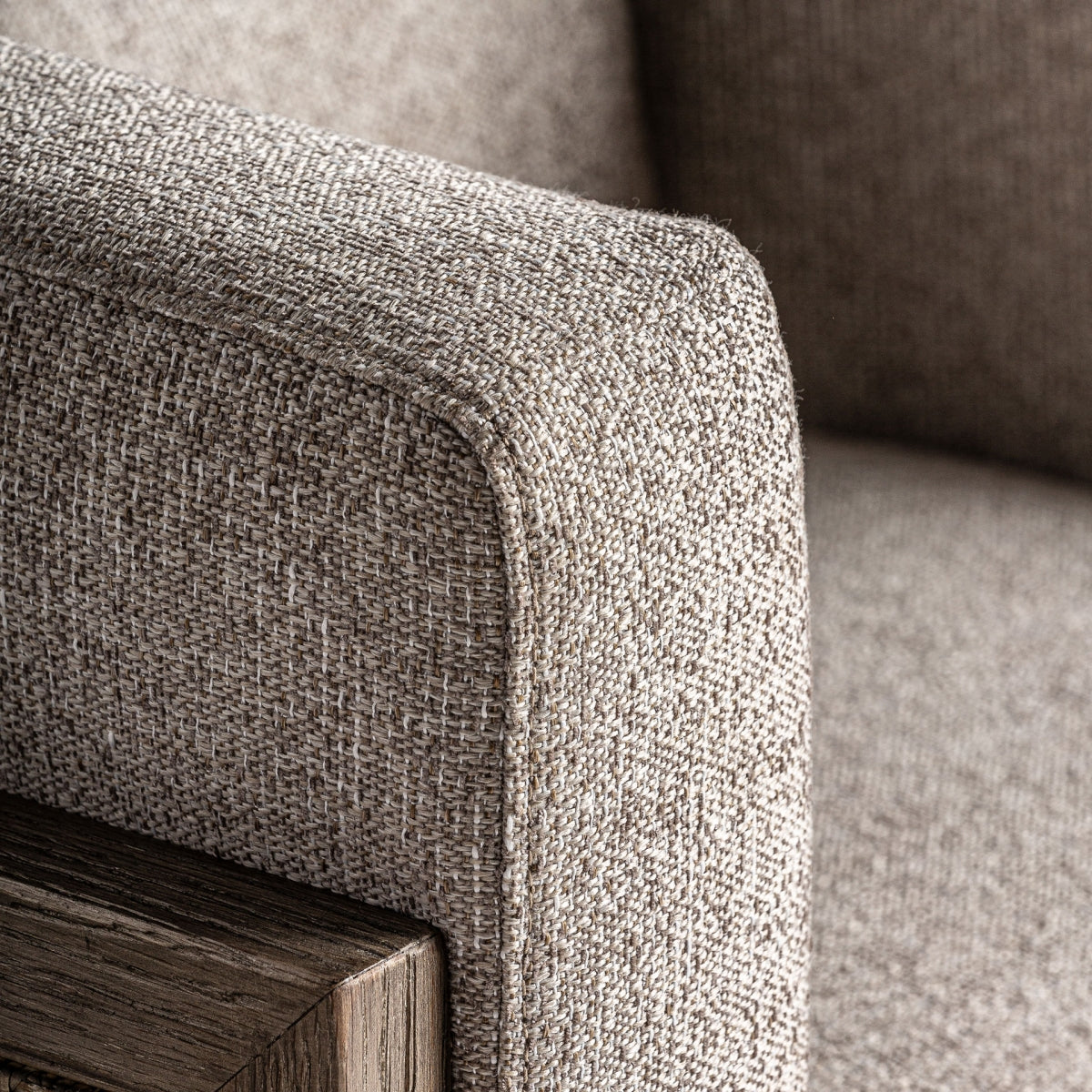 LEIWEN ARMCHAIR