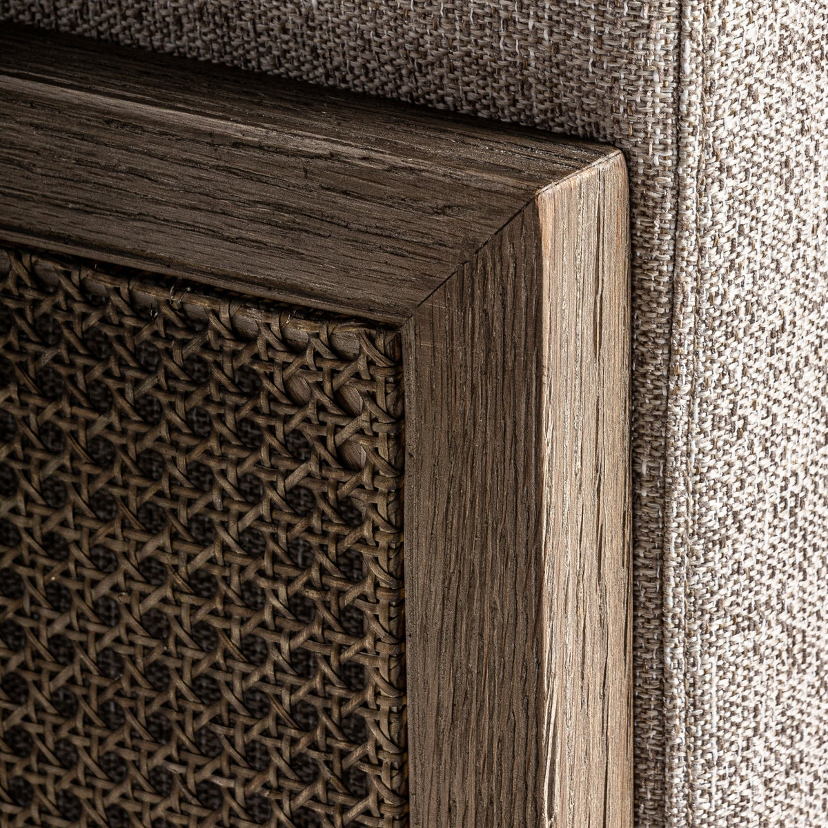 LEIWEN ARMCHAIR