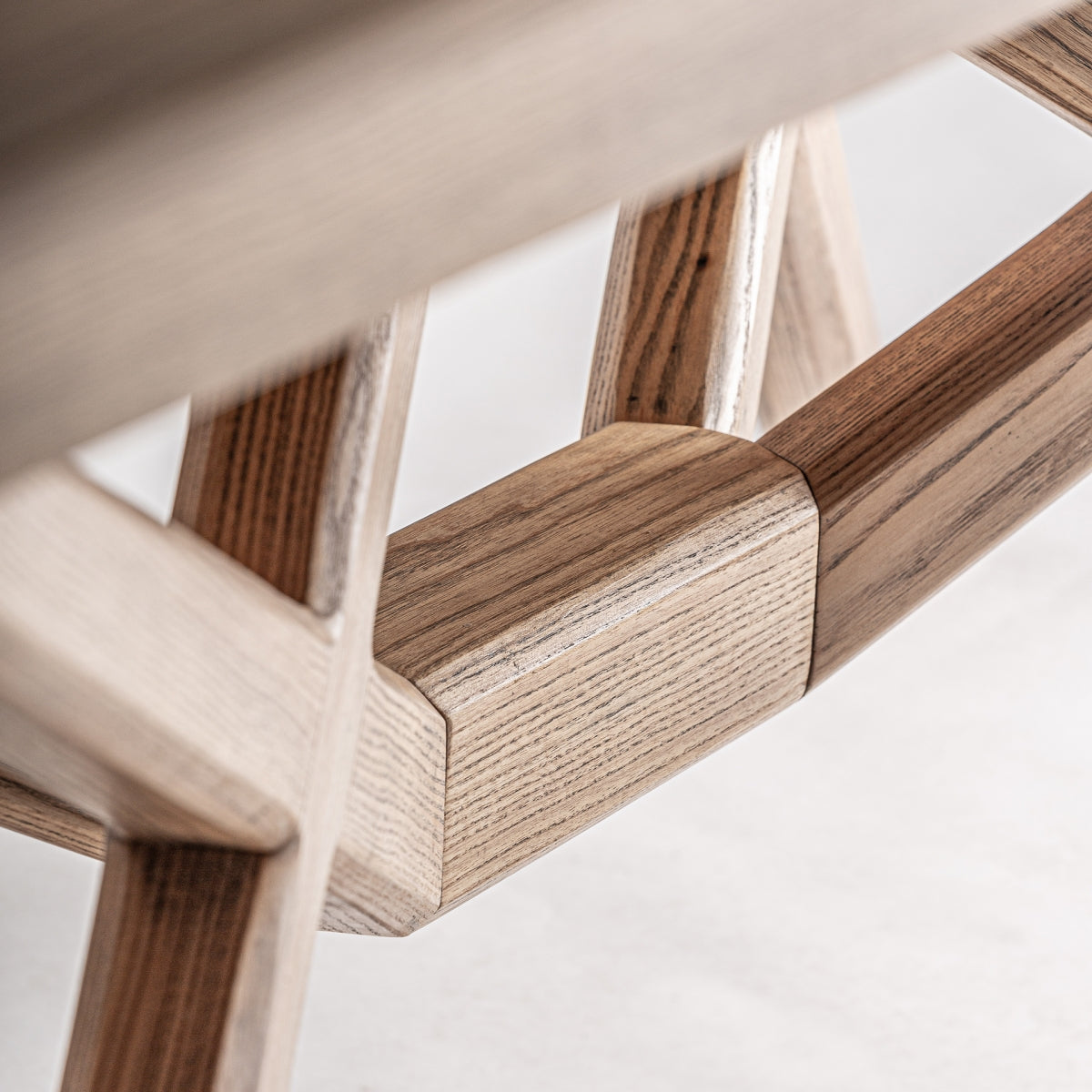 EXTENDABLE TABLE