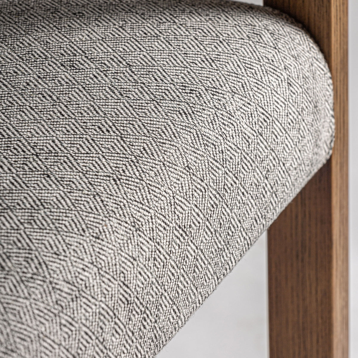 WIZE CHAIR