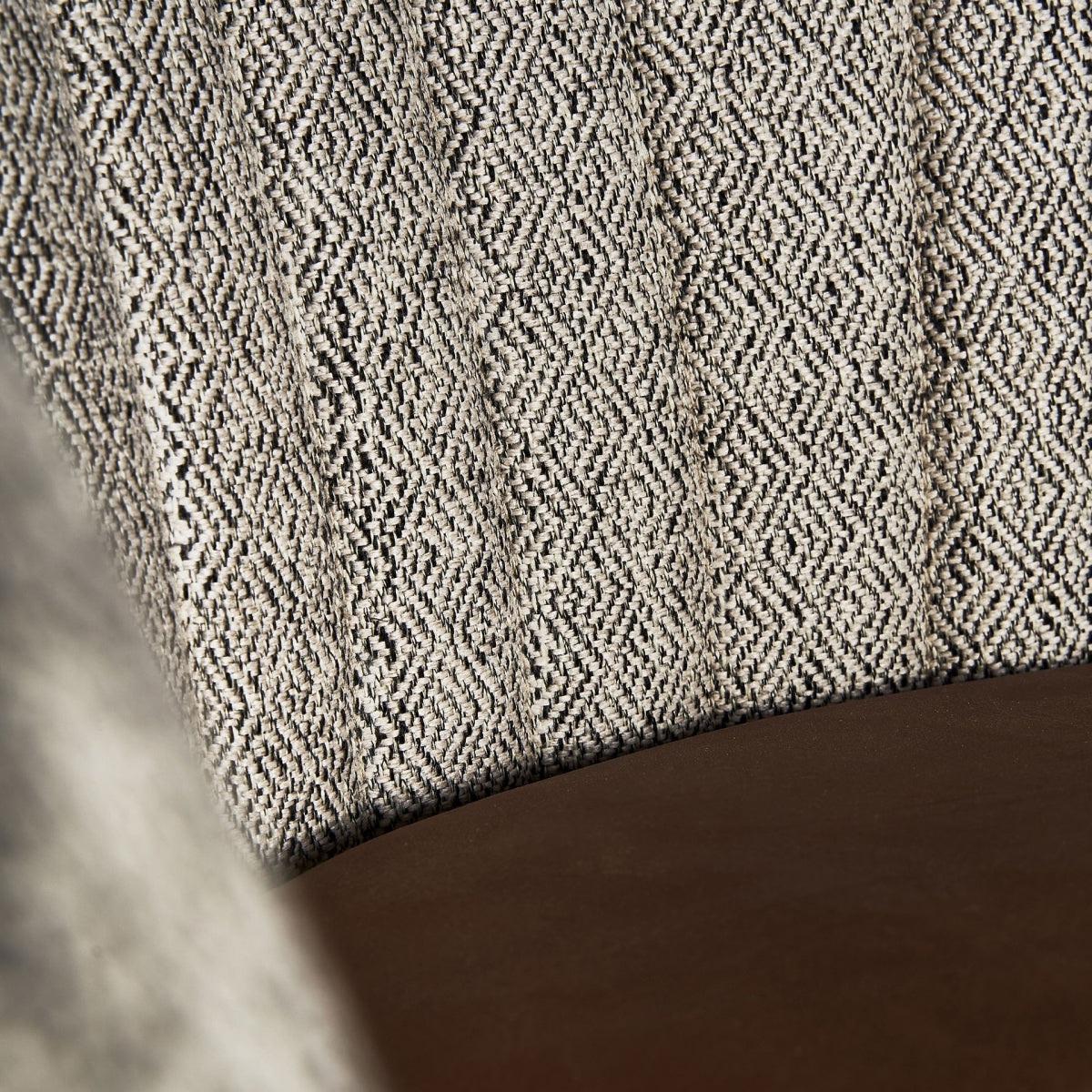 ELEGANT NEIVE ARMCHAIR