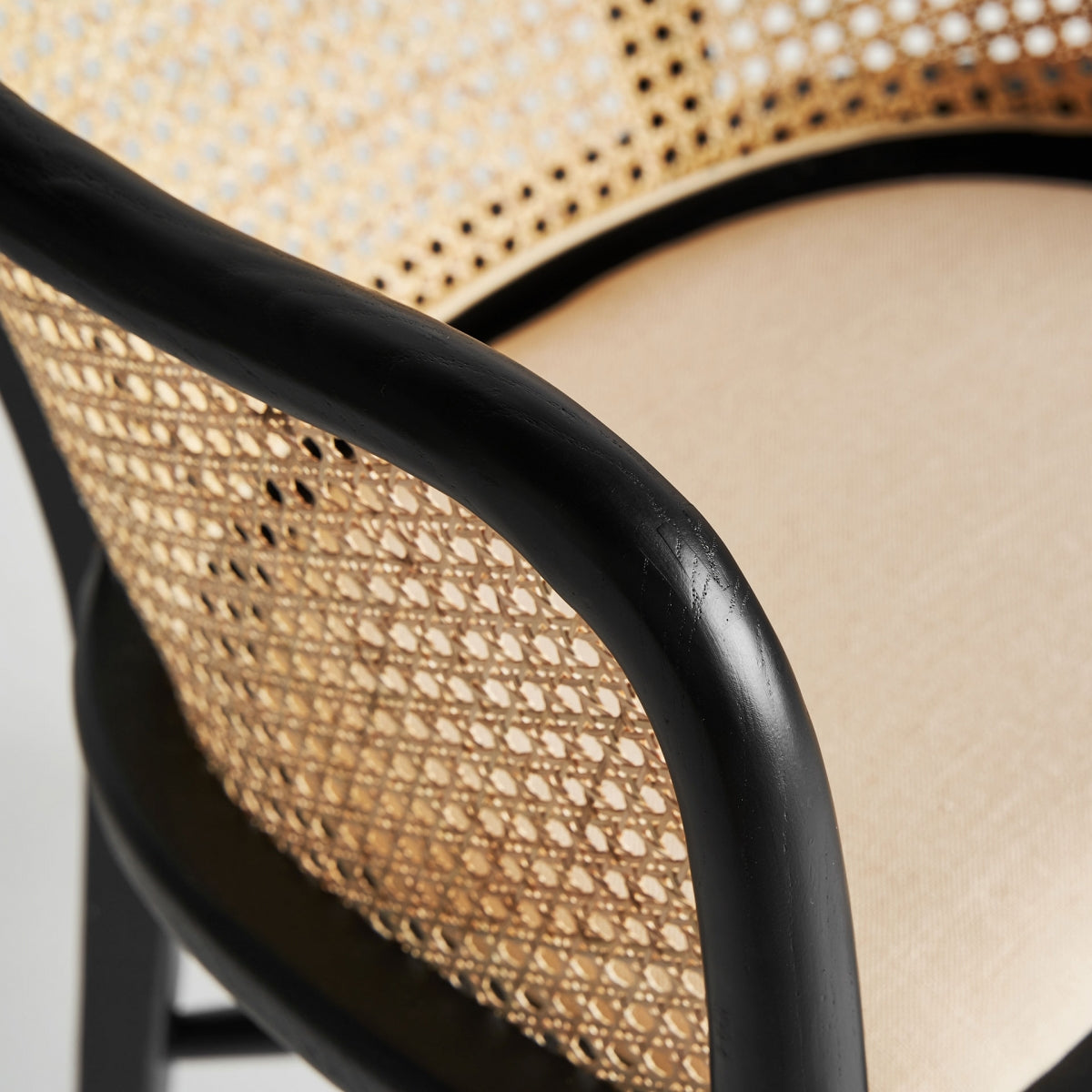 NUCHIS CHAIR