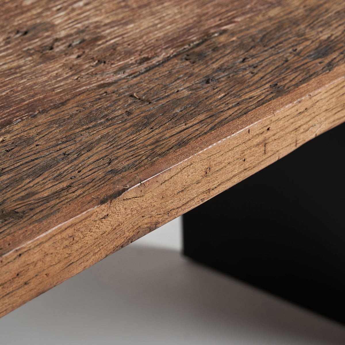 UZOR DINING TABLE 250