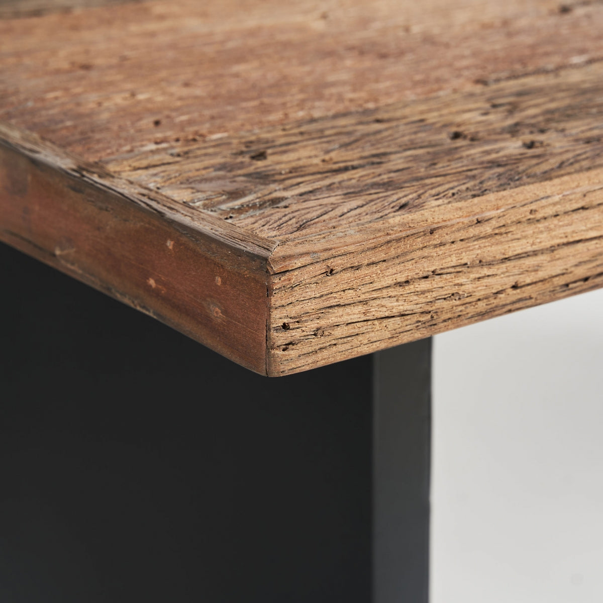 UZOR DINING TABLE 250