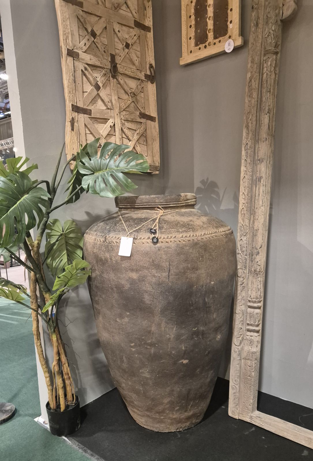 AMPHORA 130
