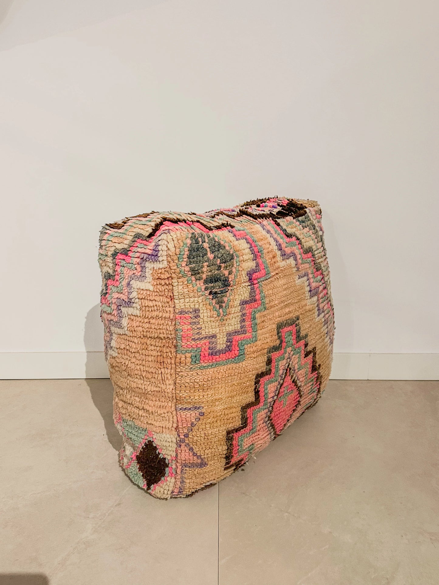 MAROCCAN WOOL POOF 43