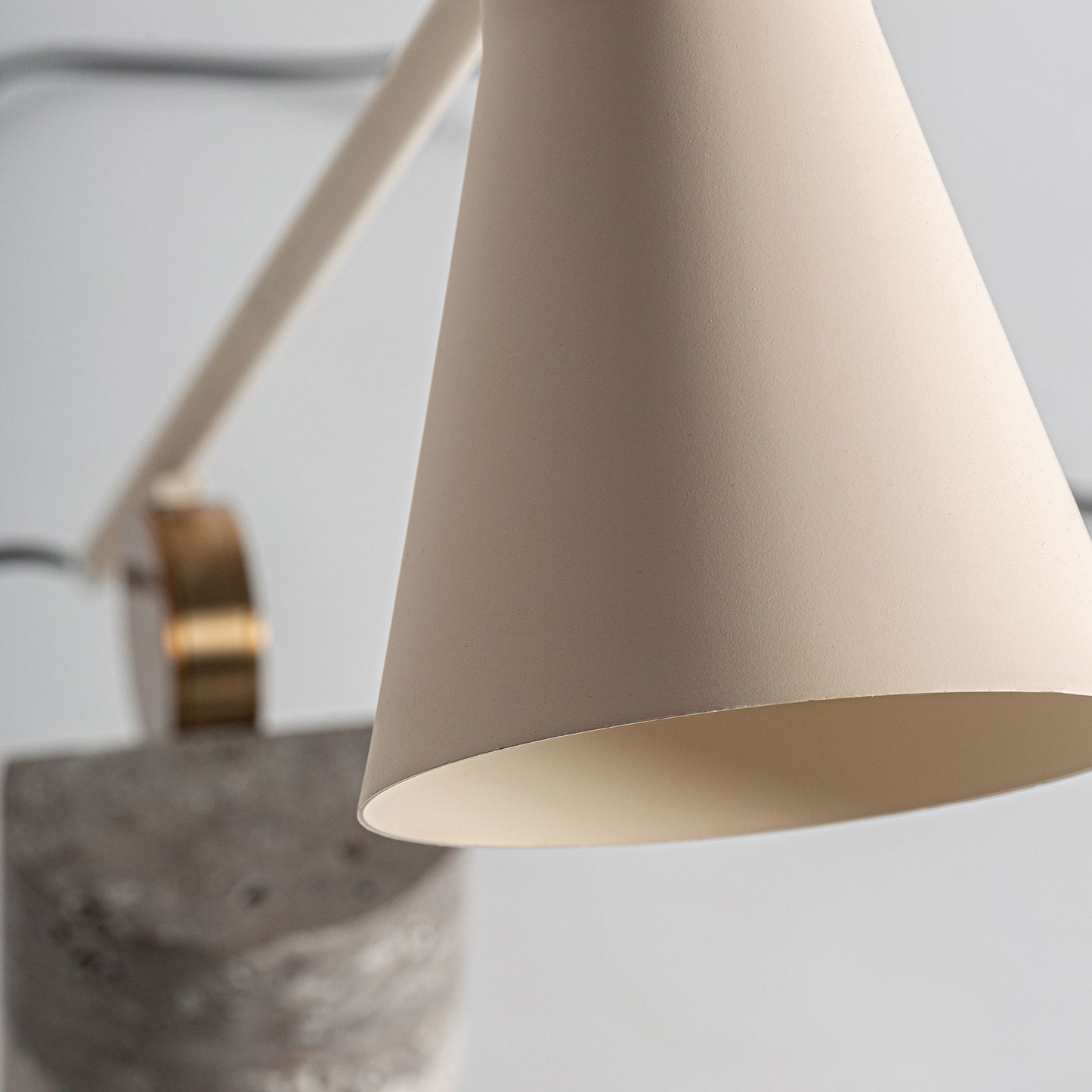 IVORY MARBLE TABLE LAMP
