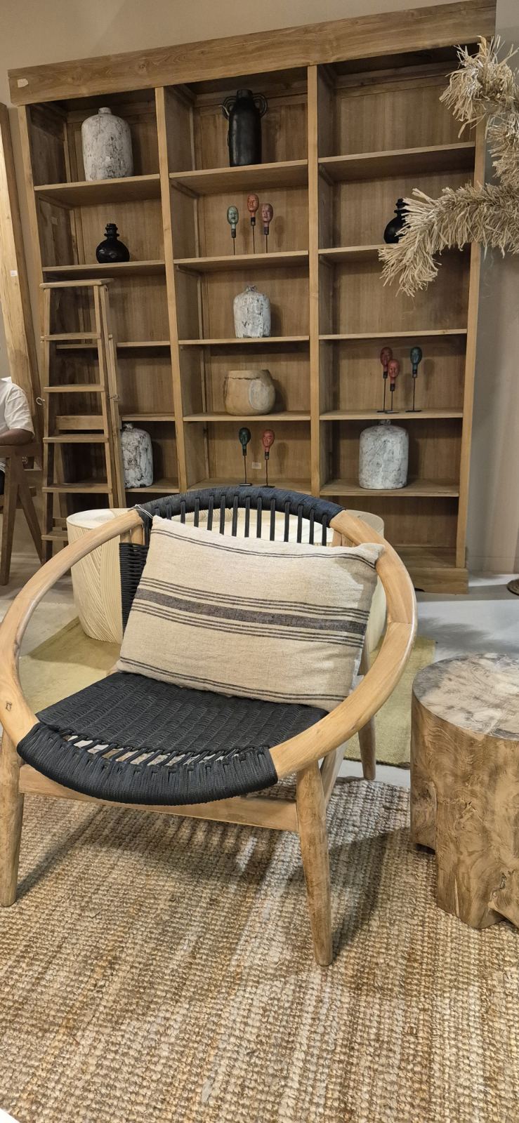 LOLA BLACK ARMCHAIR
