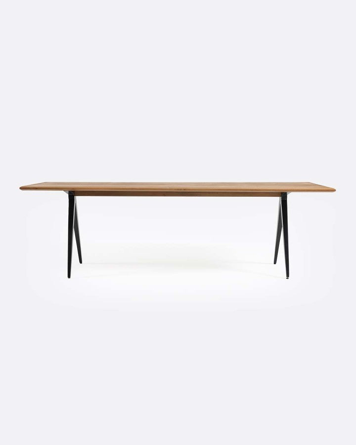 DADA DINING TABLE