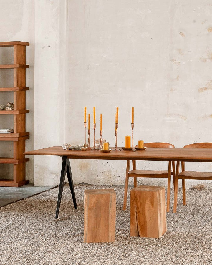 DADA DINING TABLE