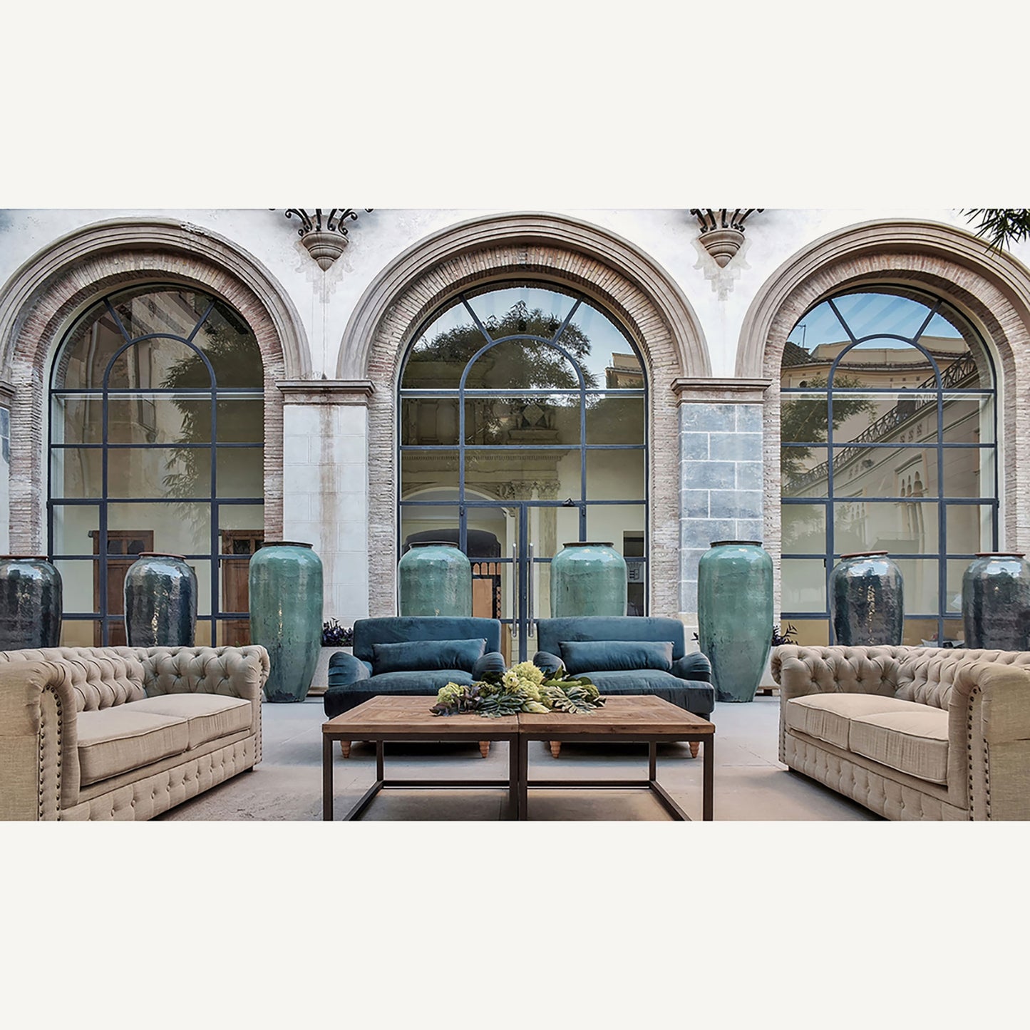 UNIQUE CHAN VASE 156cm