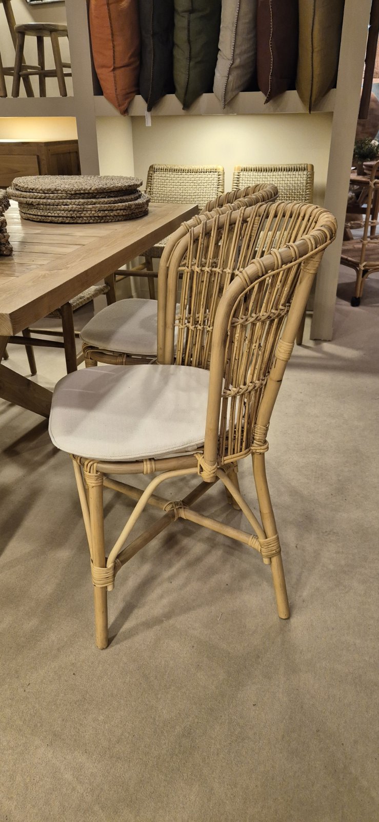 PEEL CHAIR