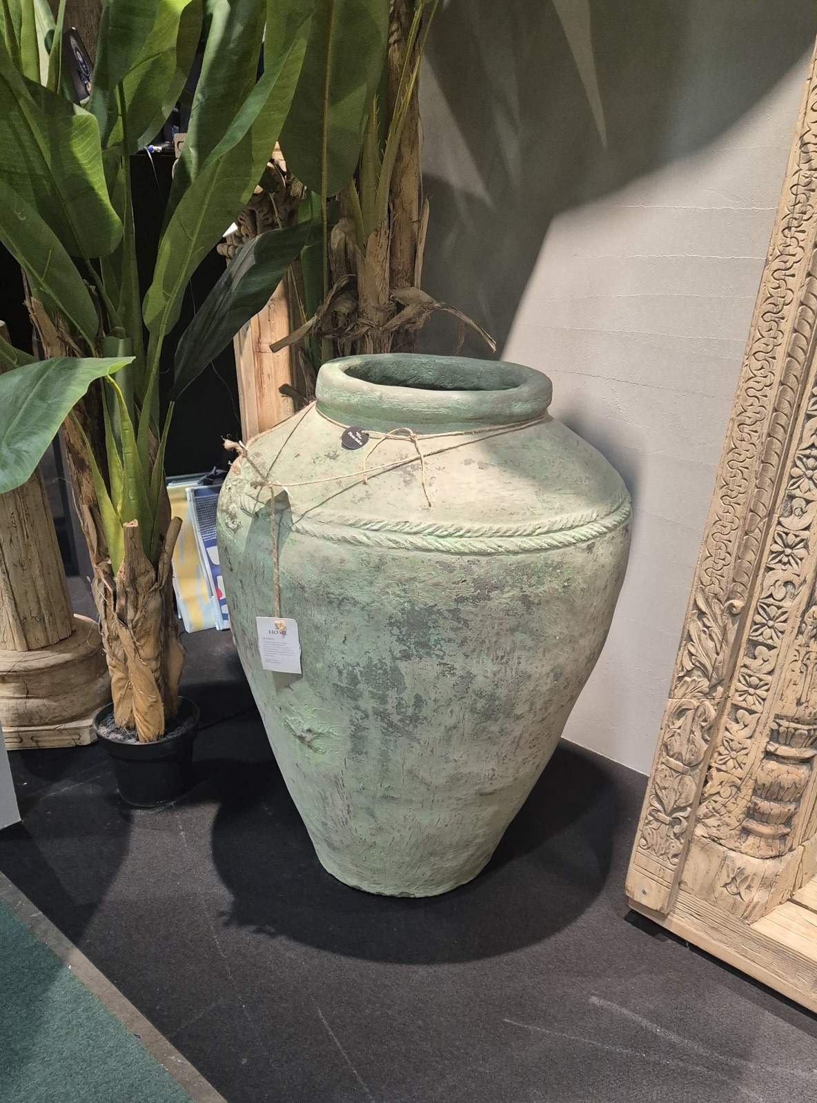 AMPHORA 72