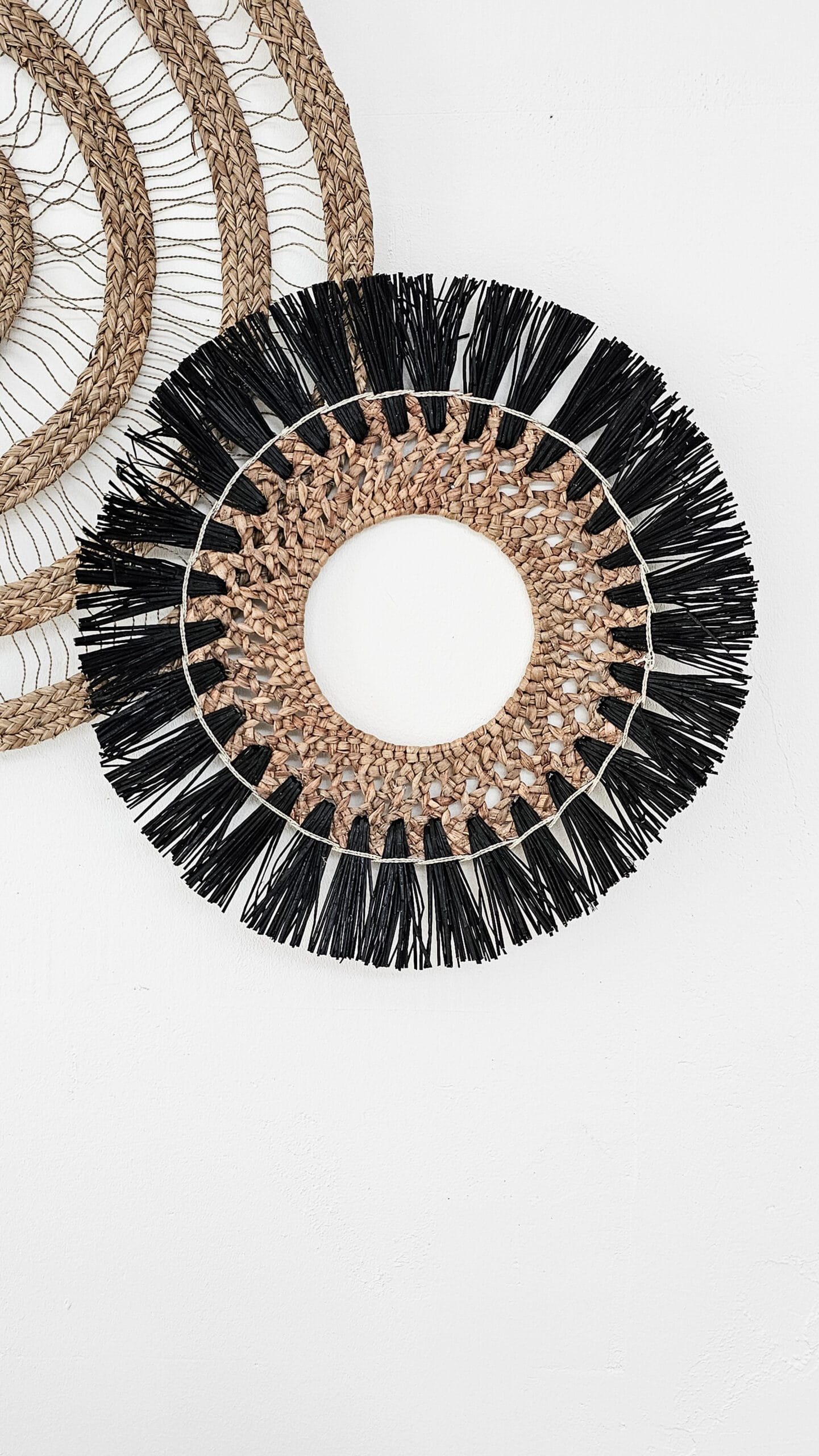 WALL DECO BLACK BAMBOO RAFFIA