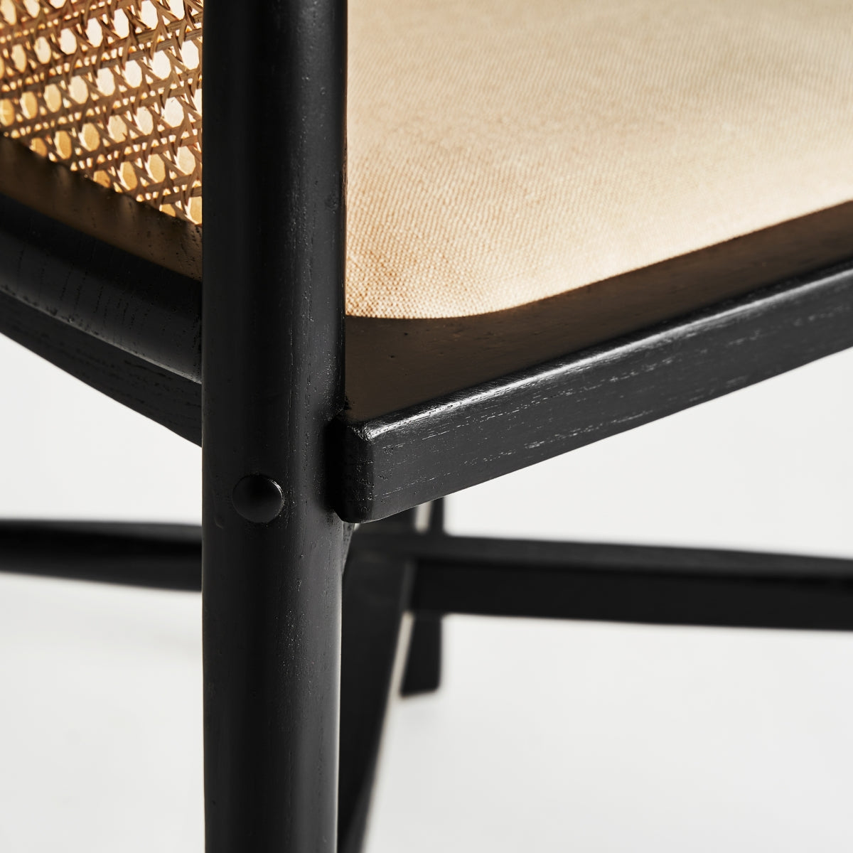NUCHIS CHAIR