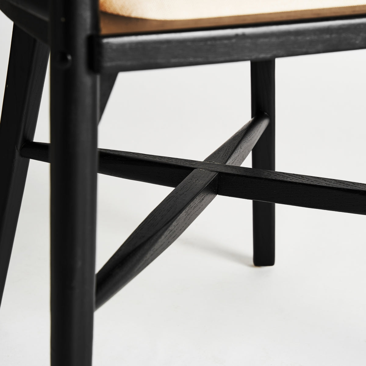 NUCHIS CHAIR