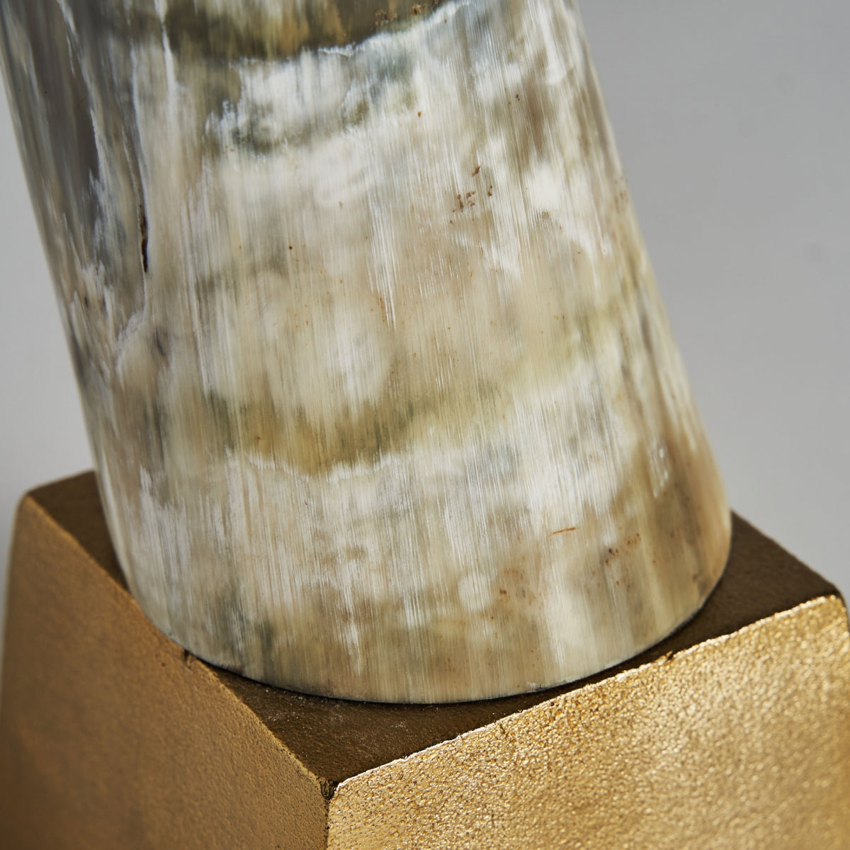 ZONZA DECORATIVE FIGURE
