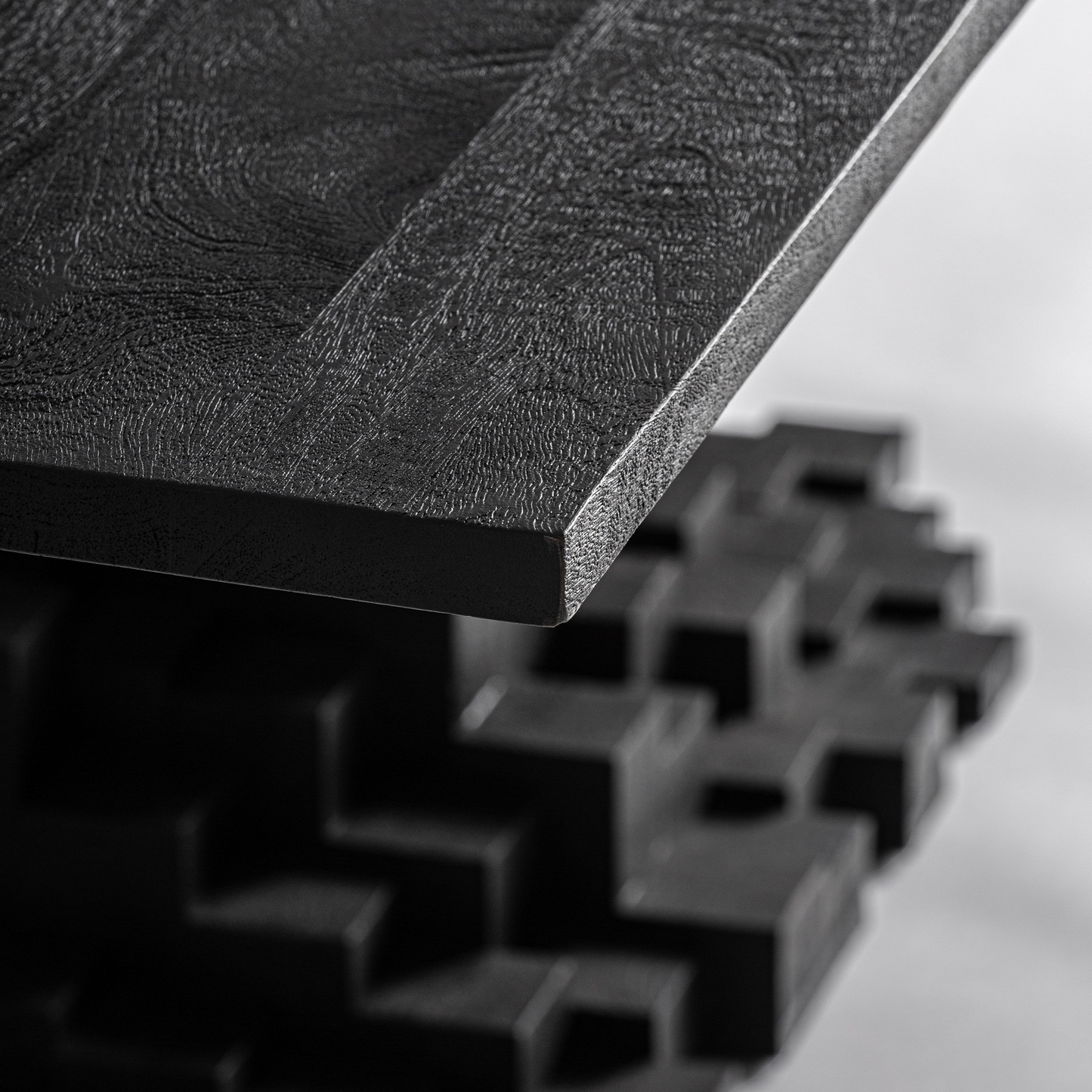 PÈTRIA DINING TABLE