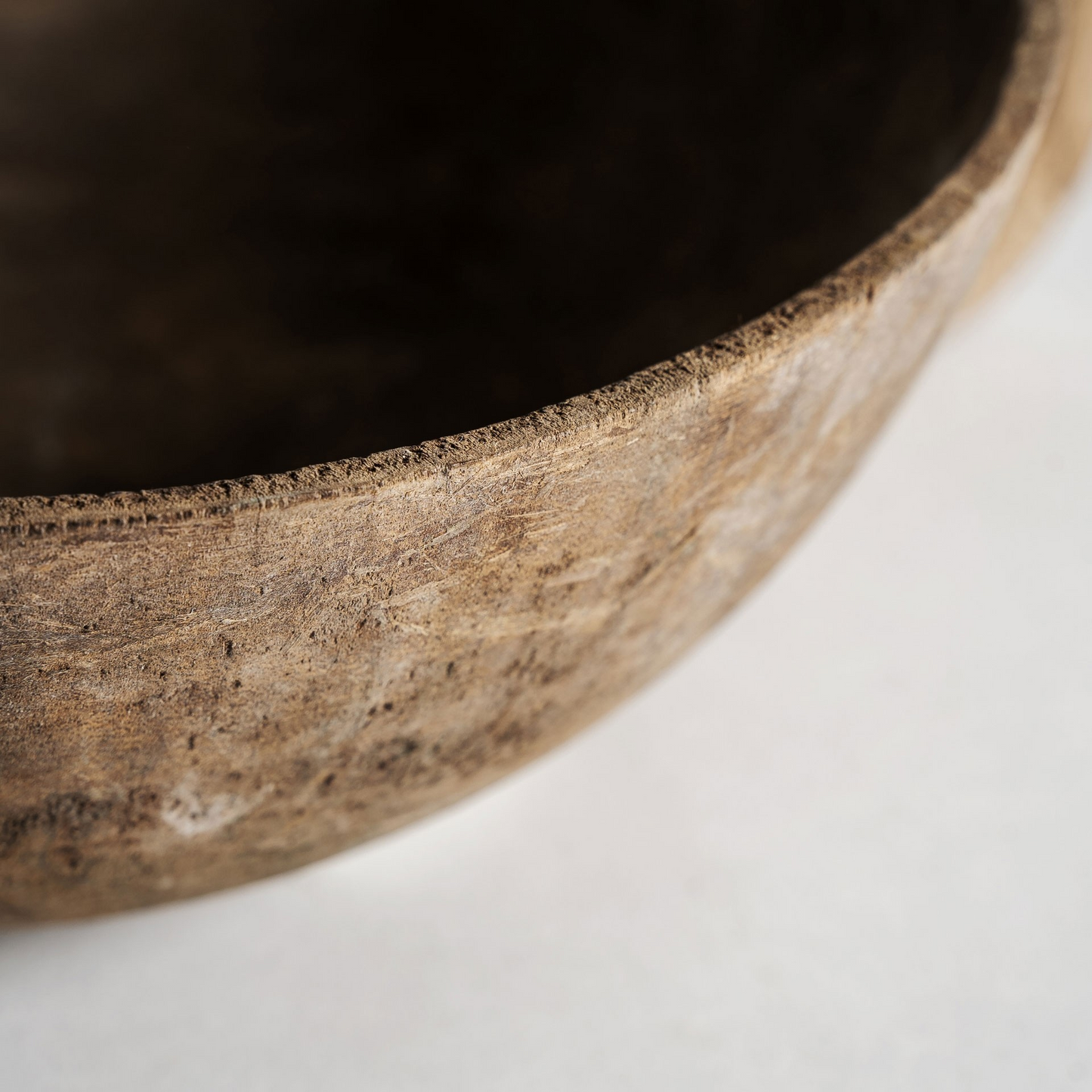 ДЕКОРАТИВНА ЧАША ОТ МАНГОВО ДЪРВО