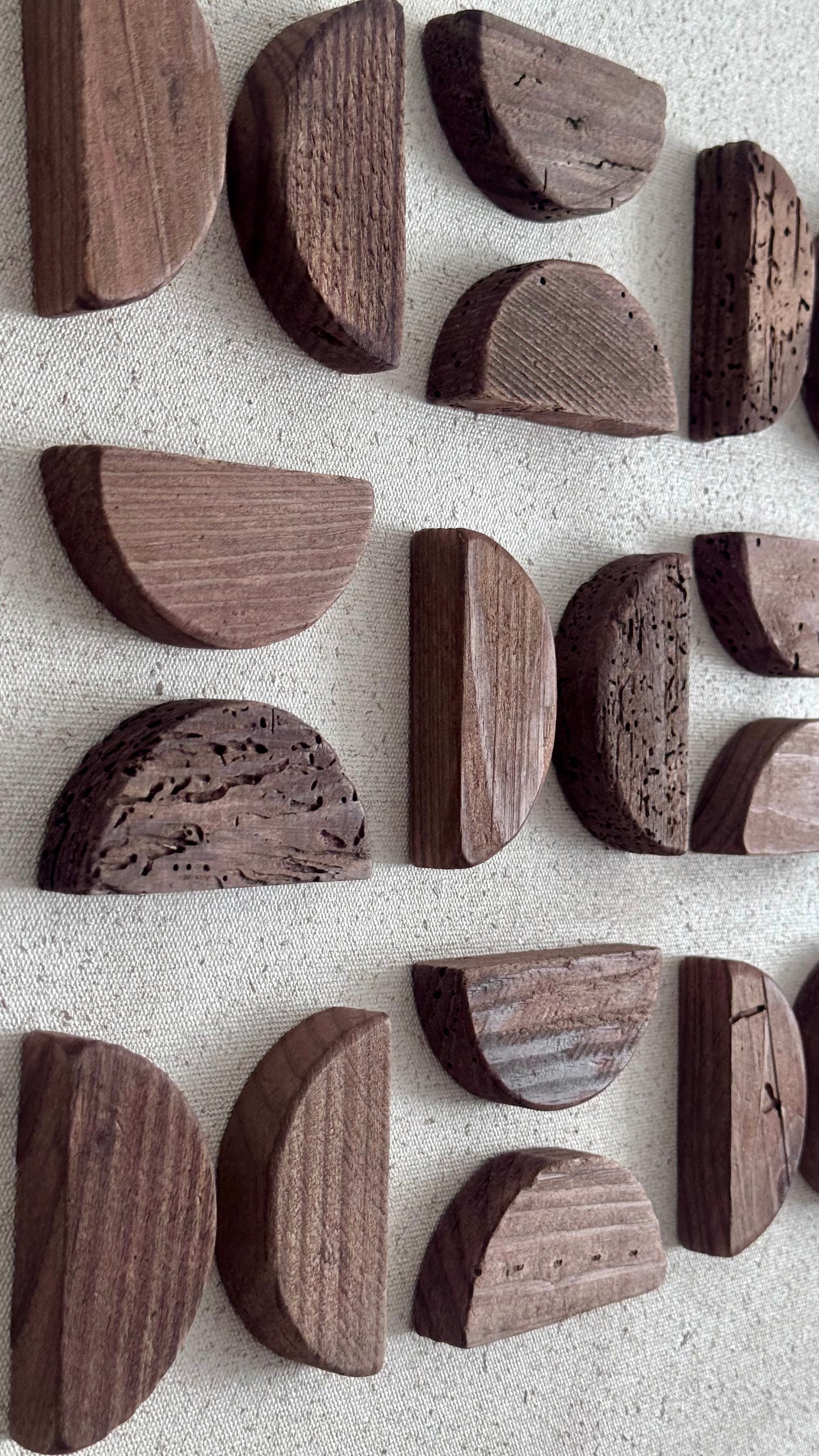 RECYCLED WOOD PINE TREE WALL DECORATION