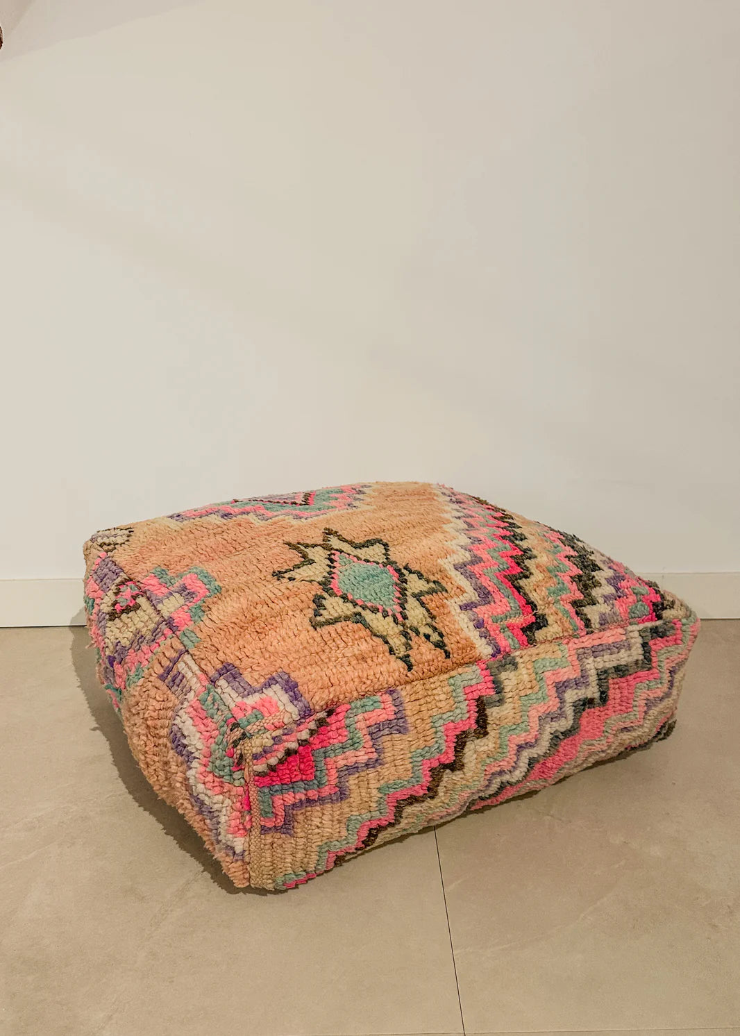 MAROCCAN WOLL POUF 33