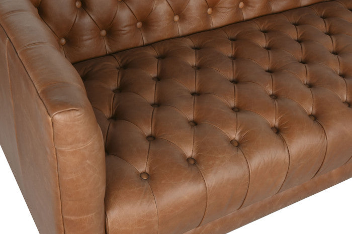 CAPITONE SOFA 211