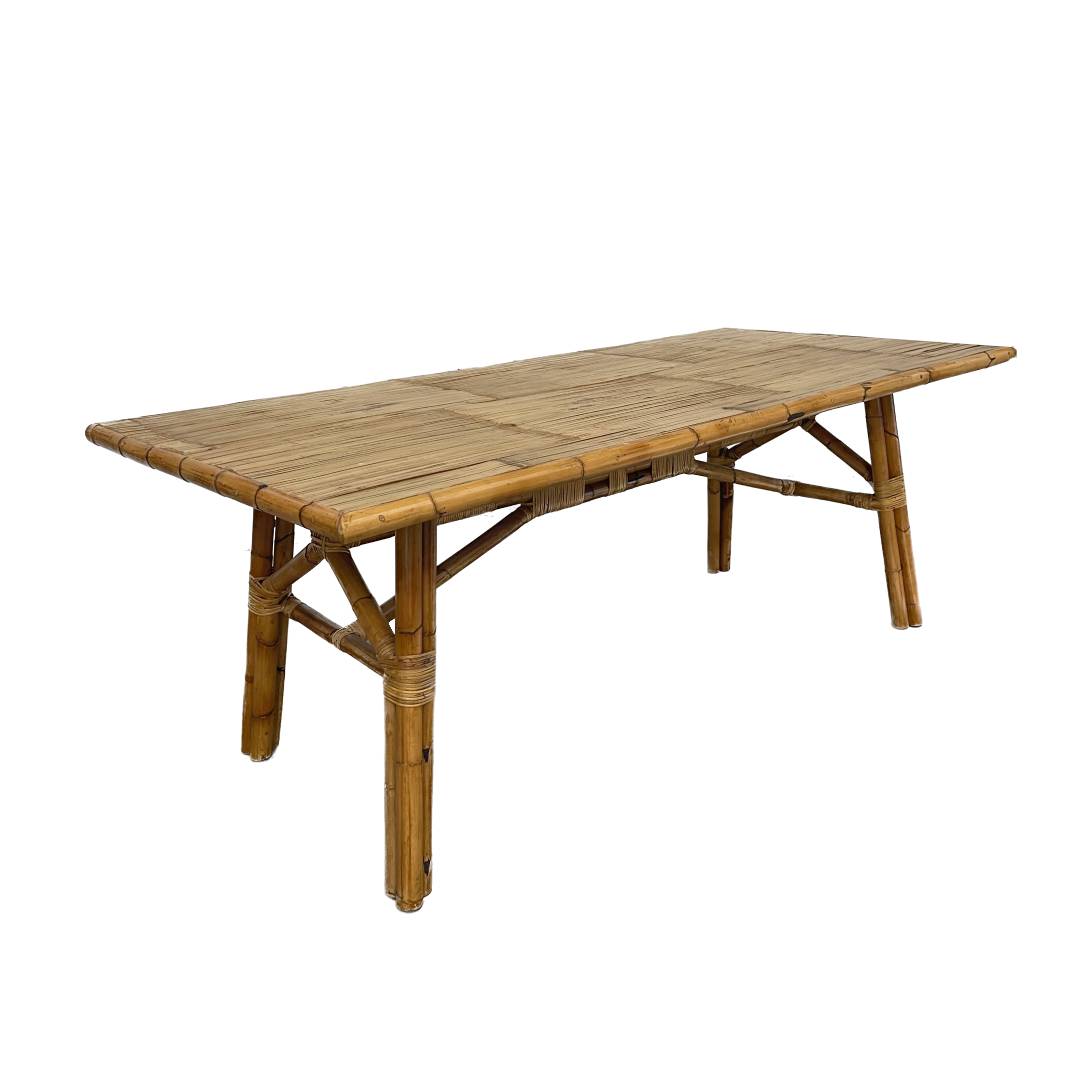 KALUA DINING TABLE