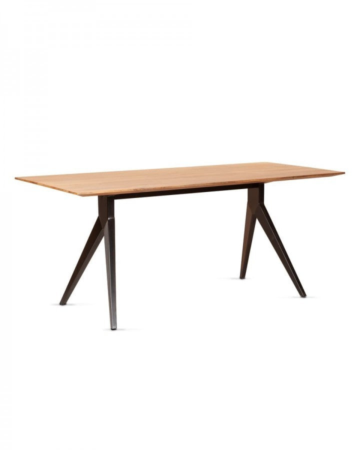 MAJESTI DINING TABLE