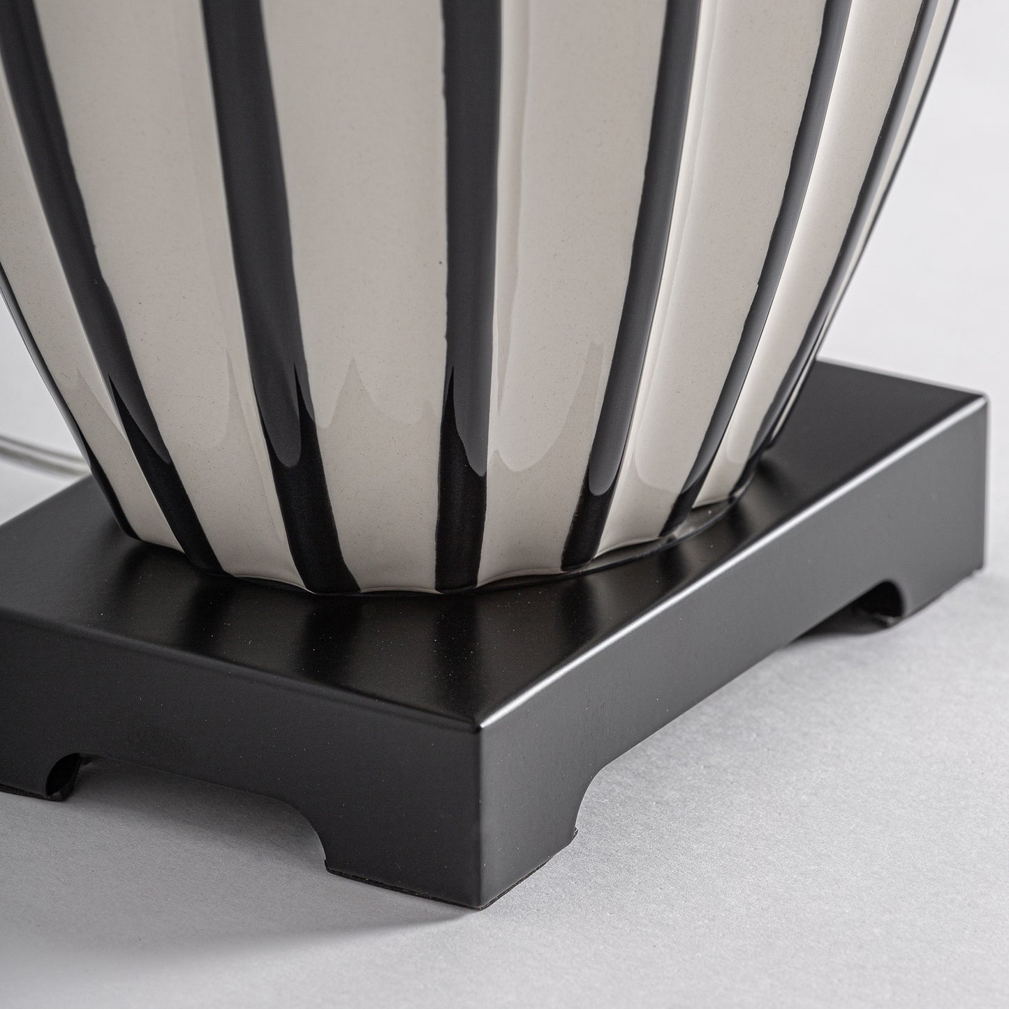 ZALSA CERAMICS TABLE LAMP