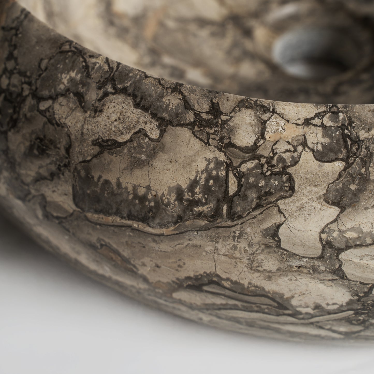 UNIQUE IRIS MARBLE SINK